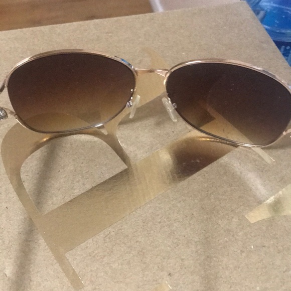 Sun glasses - Picture 3 of 3